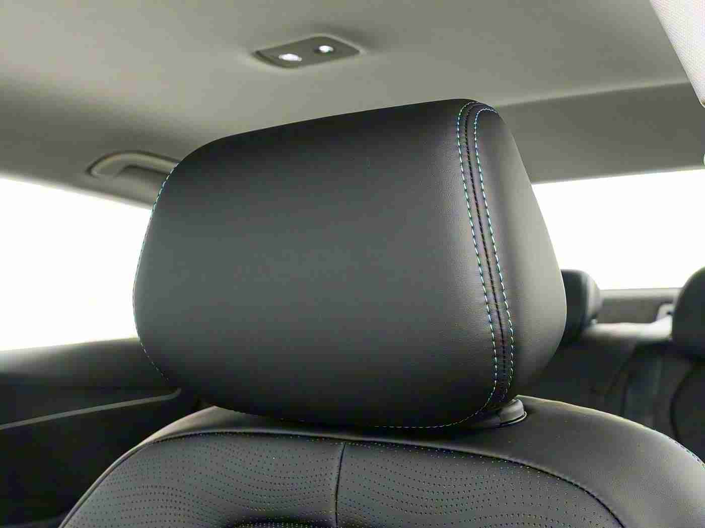 女人与公拘交酡:引领潮流的女性专属车型:“女人与公拘交酡”惊艳亮相,科技与时尚并存-2