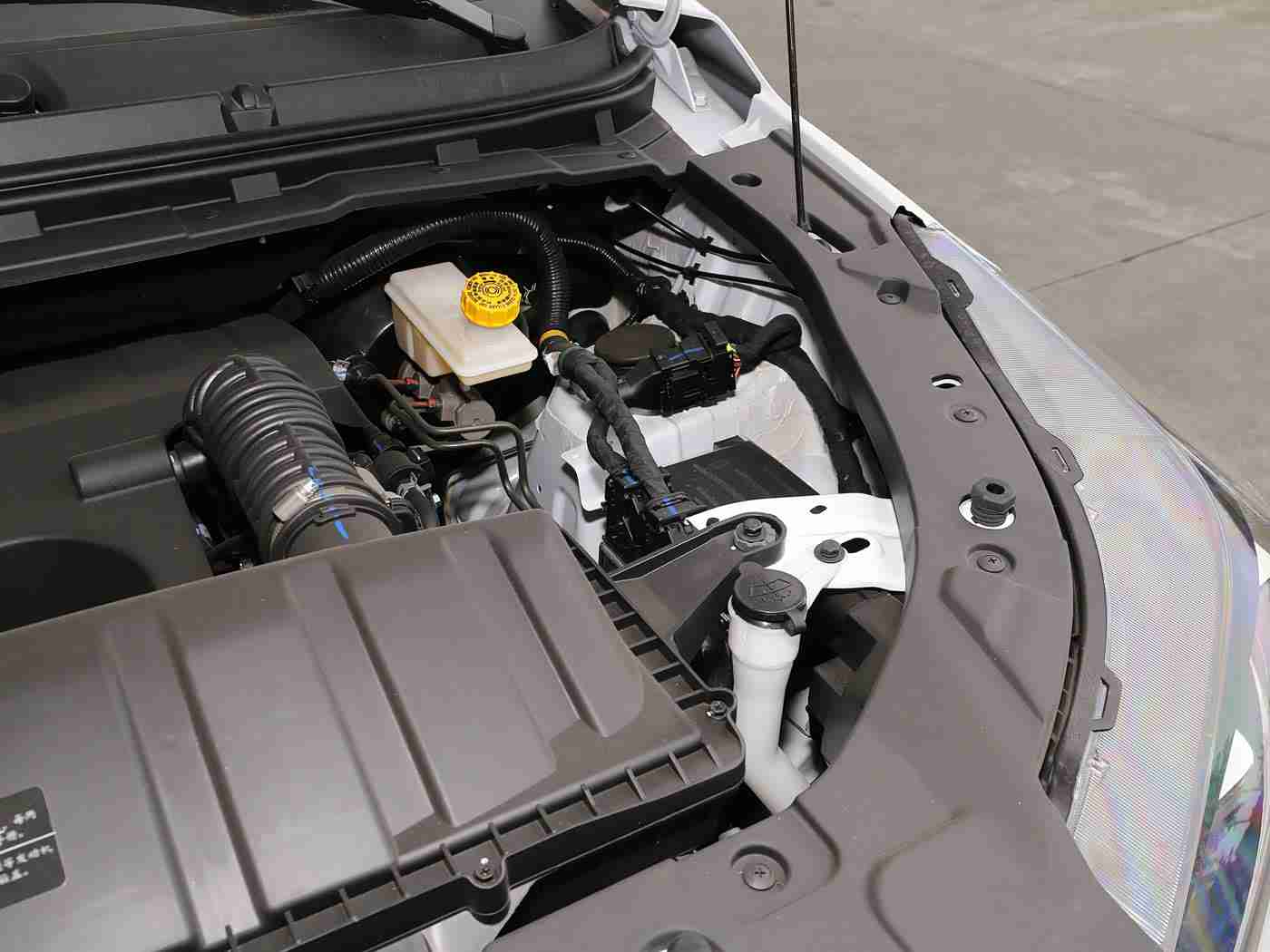 黄色软件0.3：汽车智能化新篇章：“黄色软件”助力安全、便捷、绿色驾驶体验-3