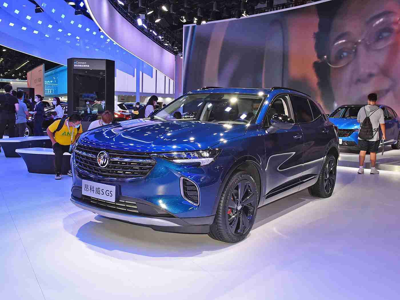 成人综合AV：智能驾驶新趋势：引领汽车行业变革的综合辅助系统备受瞩目-1