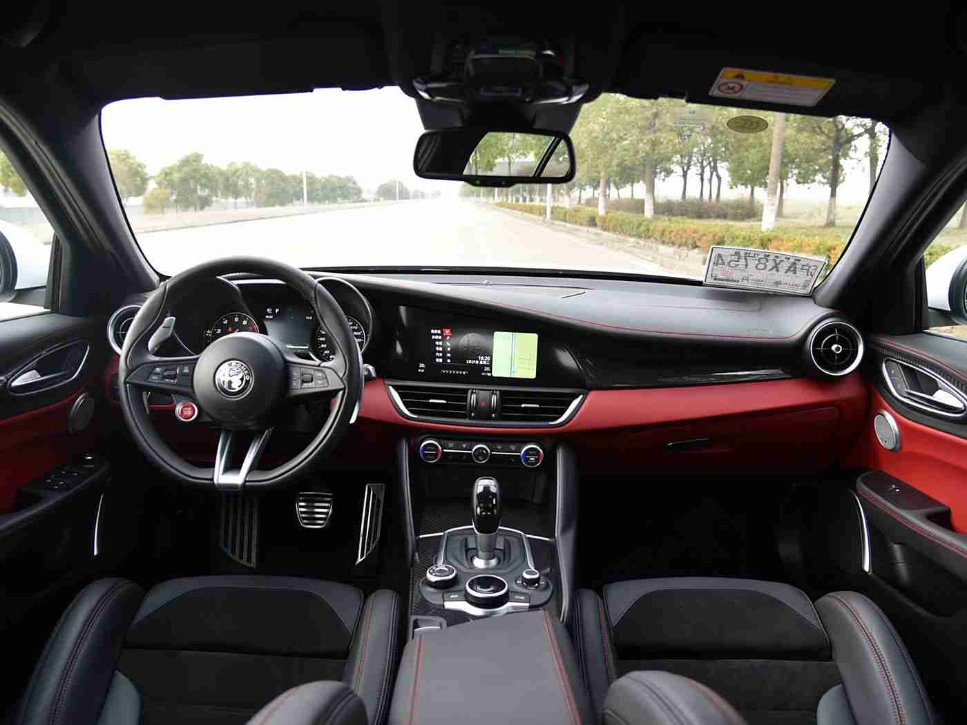 女生不穿衣服的软件：科技褪衣，智行未来-1