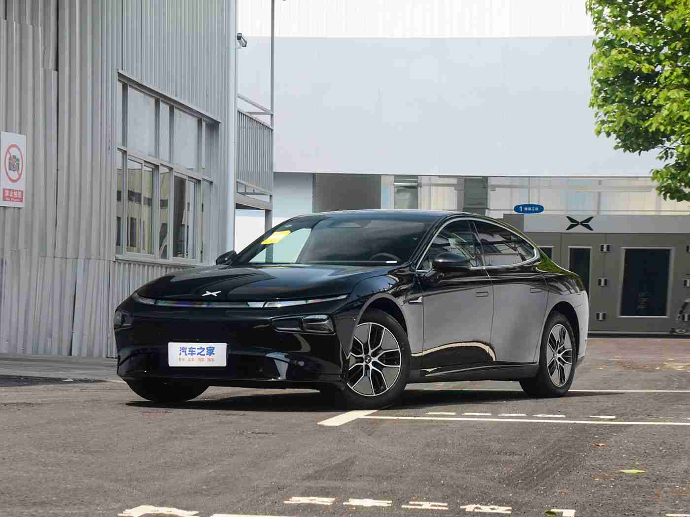 男生和女生一起差差的软件：“智能驾驶新风尚：个性化推荐引领未来出行体验”-2