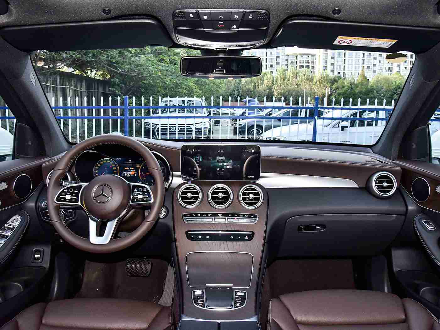 亚洲欧洲一区:智能潮涌,电动未来,跨界共赢新纪元-1