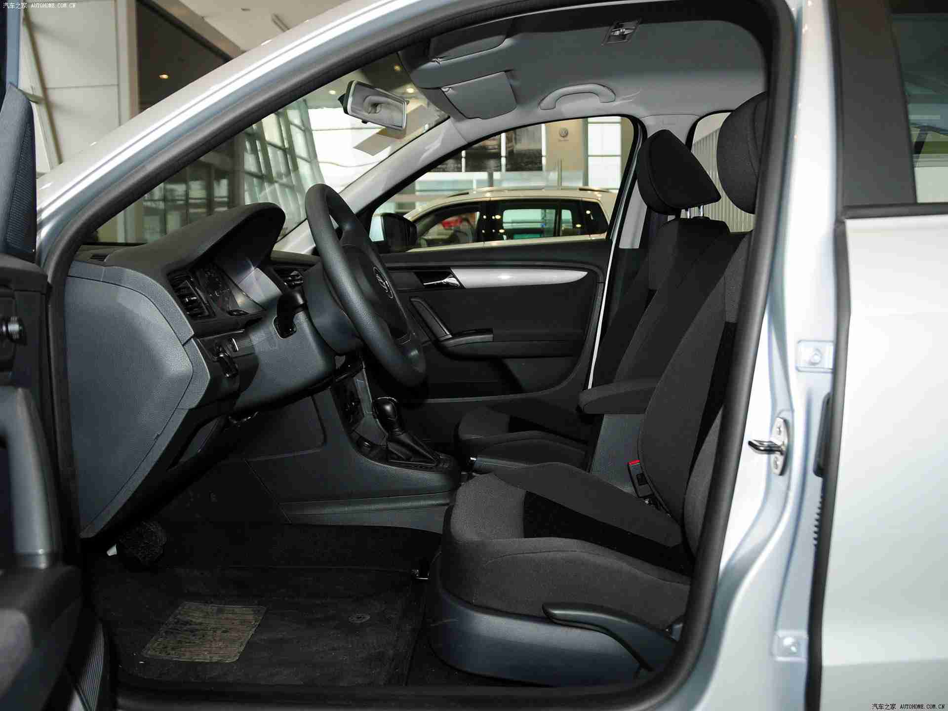 动漫内射：“独特动漫风，高性能概念车：未来市场新势力引领绿色出行潮流-4