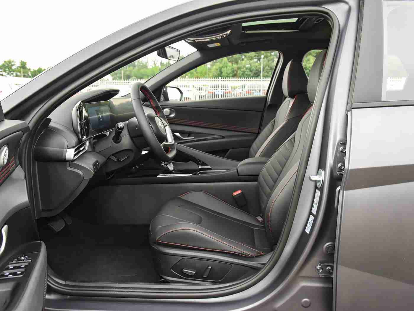 蝌蚪窝网：500公里续航，智能配置升级，全新电动汽车即将上市，引领新能源汽车市场新潮流！-1