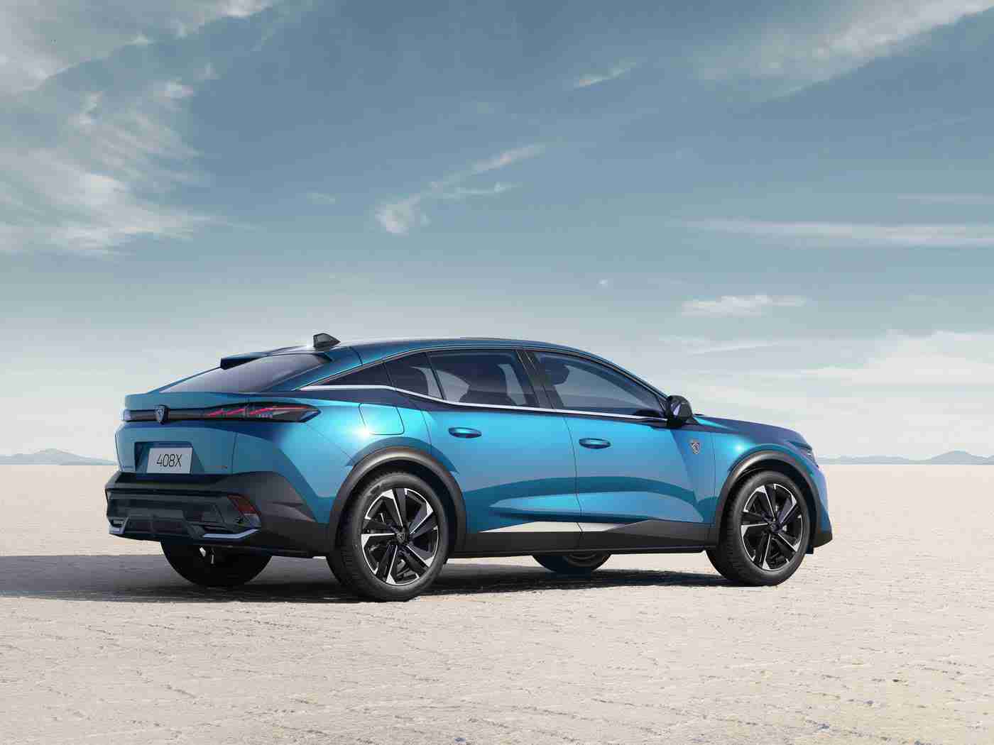 王者荣耀女英雄全身没有小爱心图片：创新设计，智能科技，环保续航：某知名品牌新能源汽车引领市场新潮流，备受期待！-5