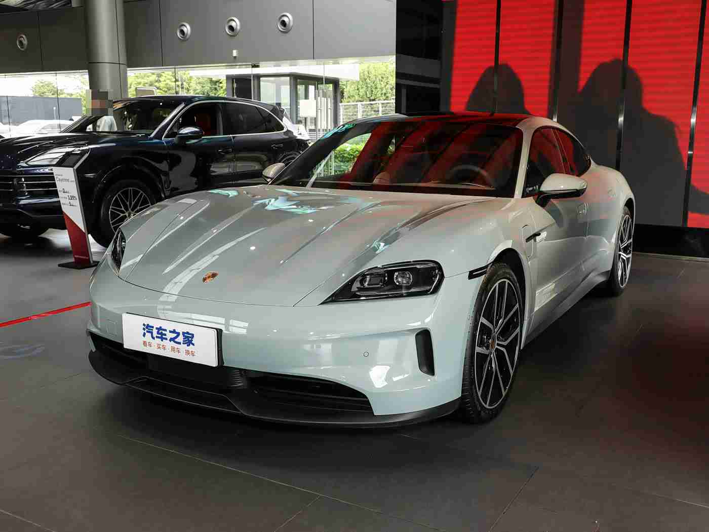 夜操：科技闪耀夜空，智能驾驶新体验：夜幕下的汽车魅力绽放-2