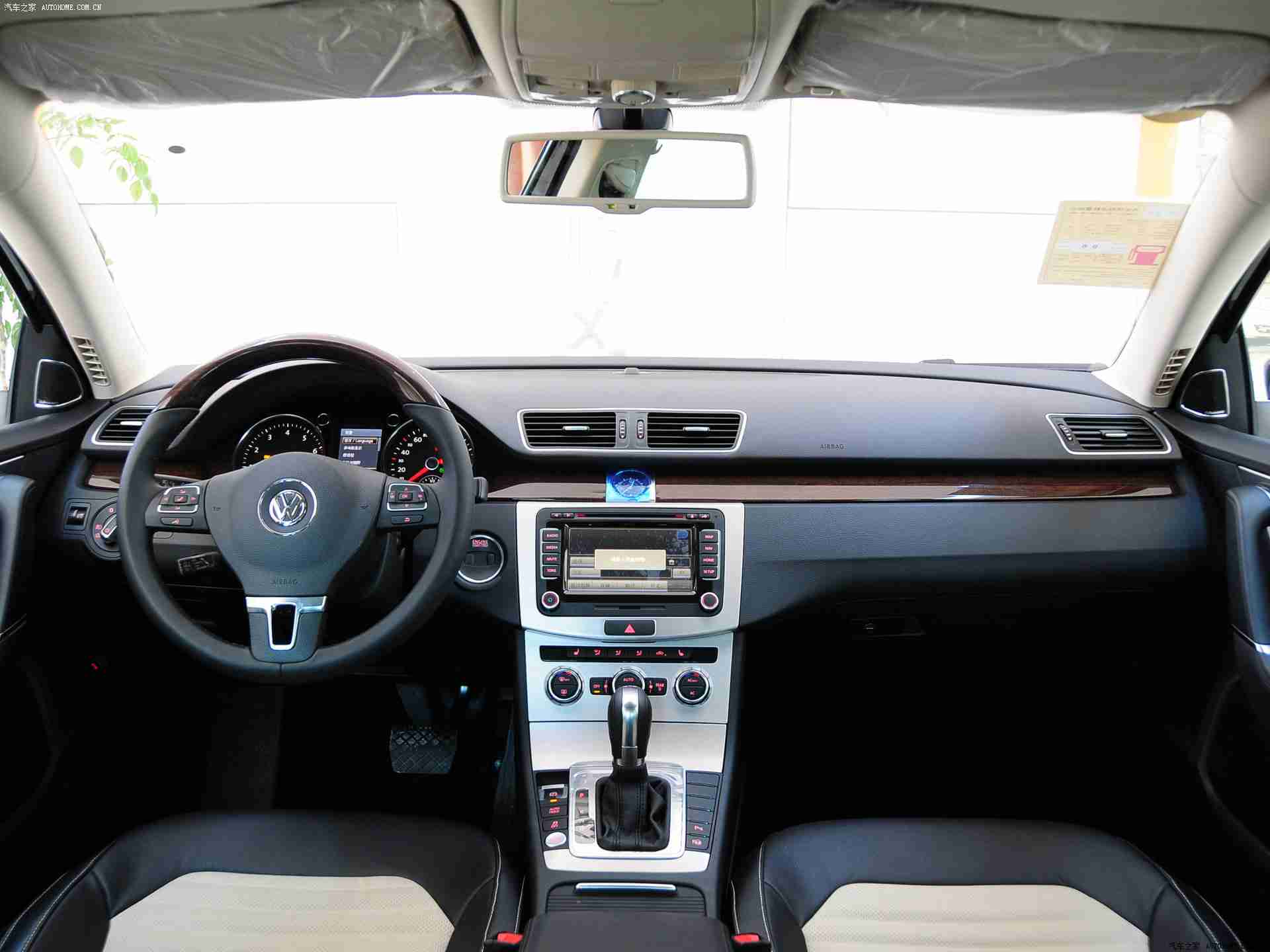 欧美大白屁股XXXOOO：独特设计引领潮流，欧美品牌车型以精湛工艺与卓越性能征服市场-1