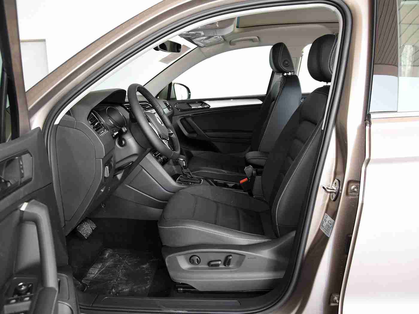 亚洲综合区：国产神车闪耀亚洲，5秒加速环保驾驶，新车上市引关注，购车优惠大放送！-3