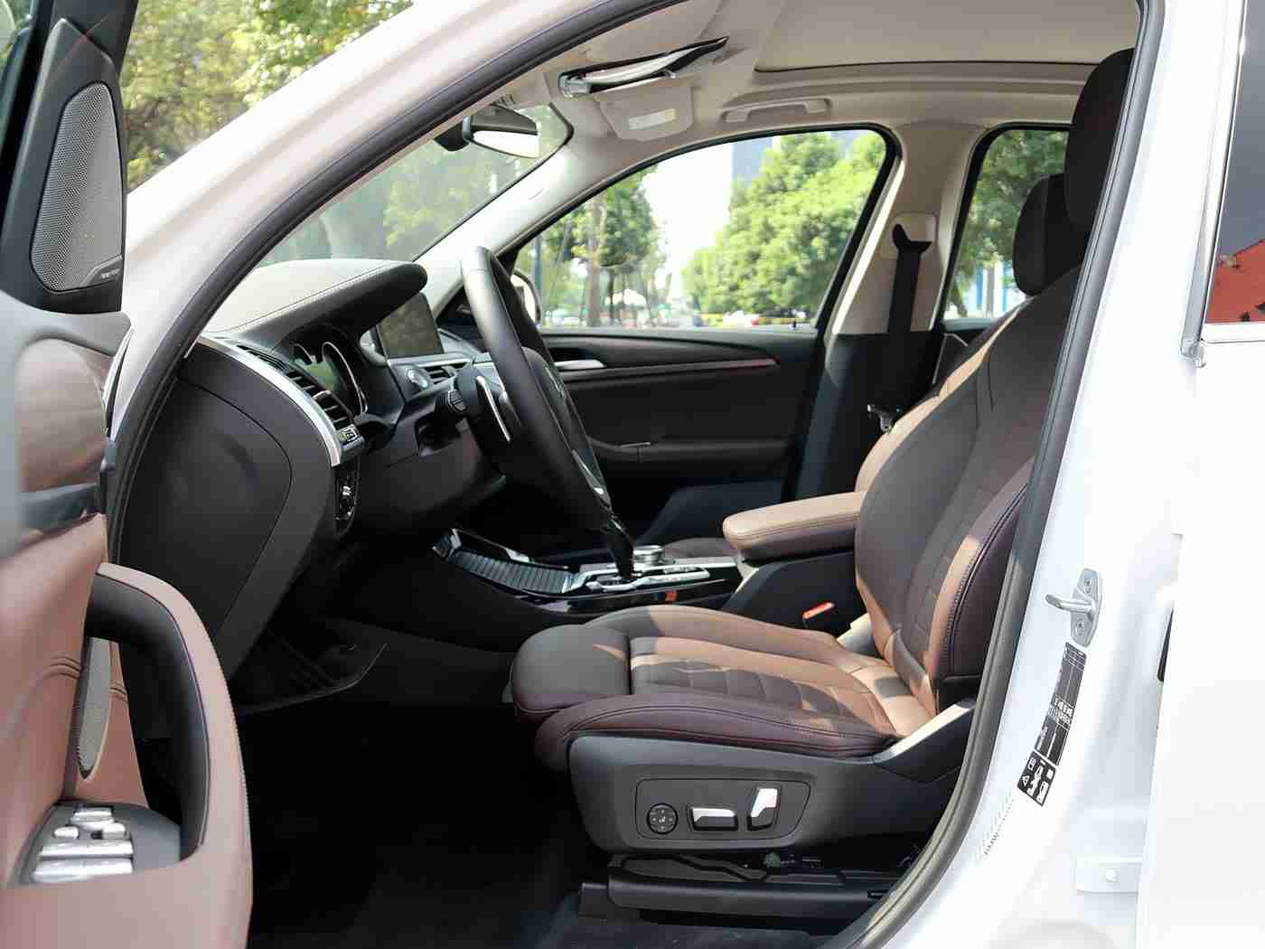 色色应用：科技革新助力汽车生活，一站式服务平台引领车主便捷出行新体验-5