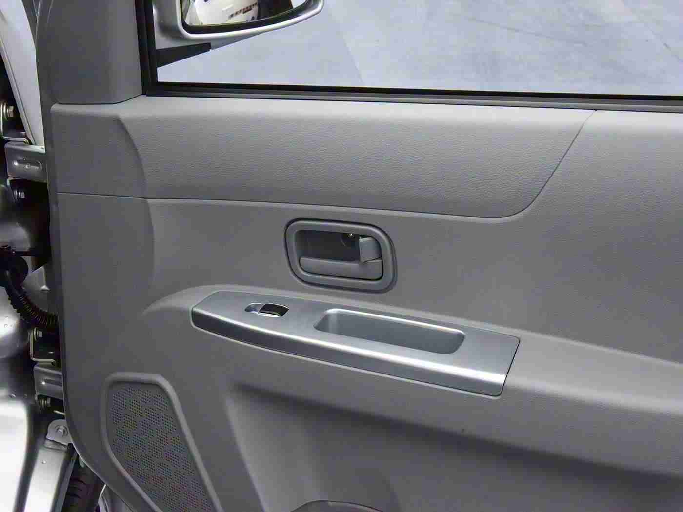 黄色网页入口:创新领航,环保先行:全新车型黄屏科技,刷新驾驶新体验-2