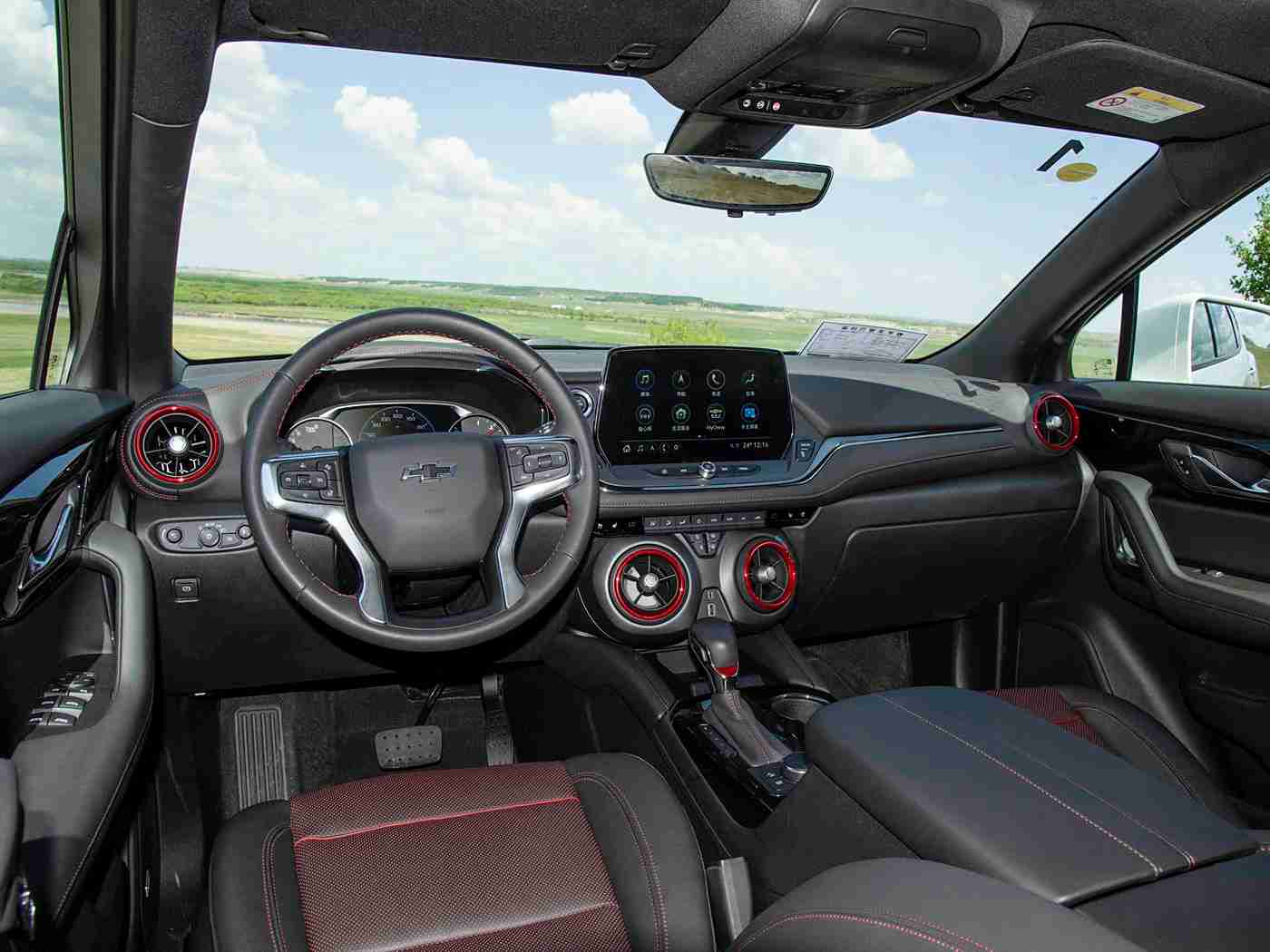 如何下载黄色软件：汽车软件更新：安全合规，共筑智能驾驶安全防线-1