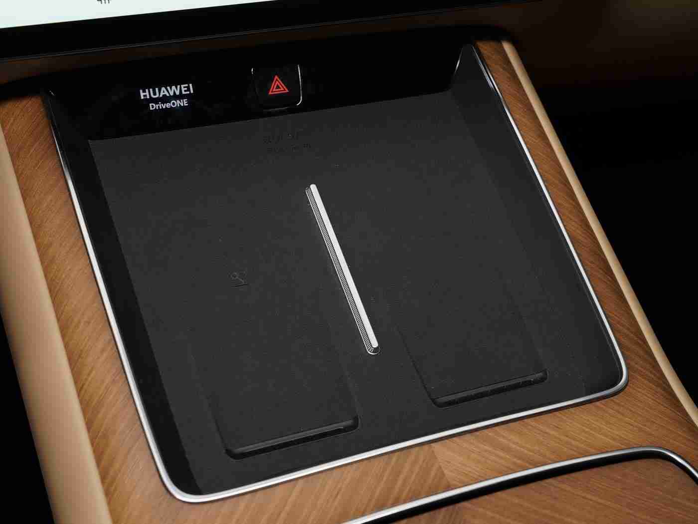 男生的香蕉插入女生的桃子：特斯拉自动驾驶革新：引领汽车行业智能化未来，重塑出行体验-3