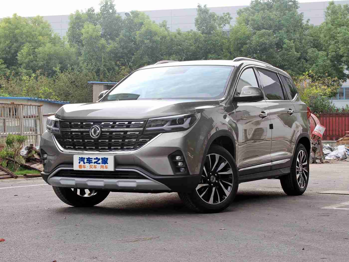 国产成人黄色av：时尚科技融合，舒适驾驭新篇——国产SUV领航未来-2