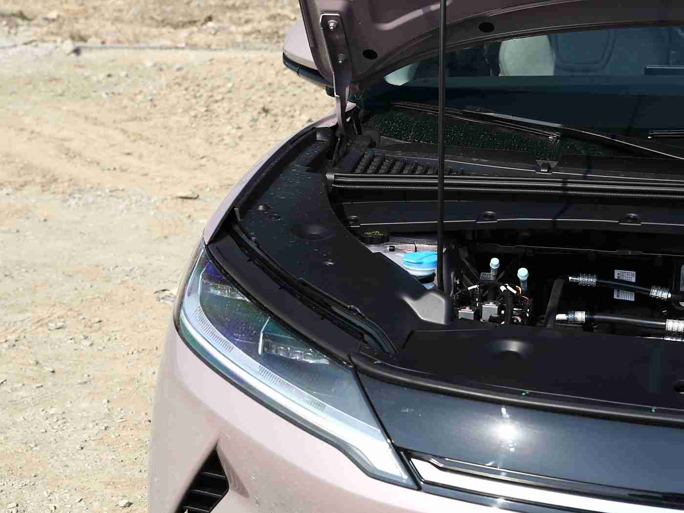 国产成人色综合：国产新宠横空出世，动感设计、卓越性能、亲民价格，这款车型引领潮流-2