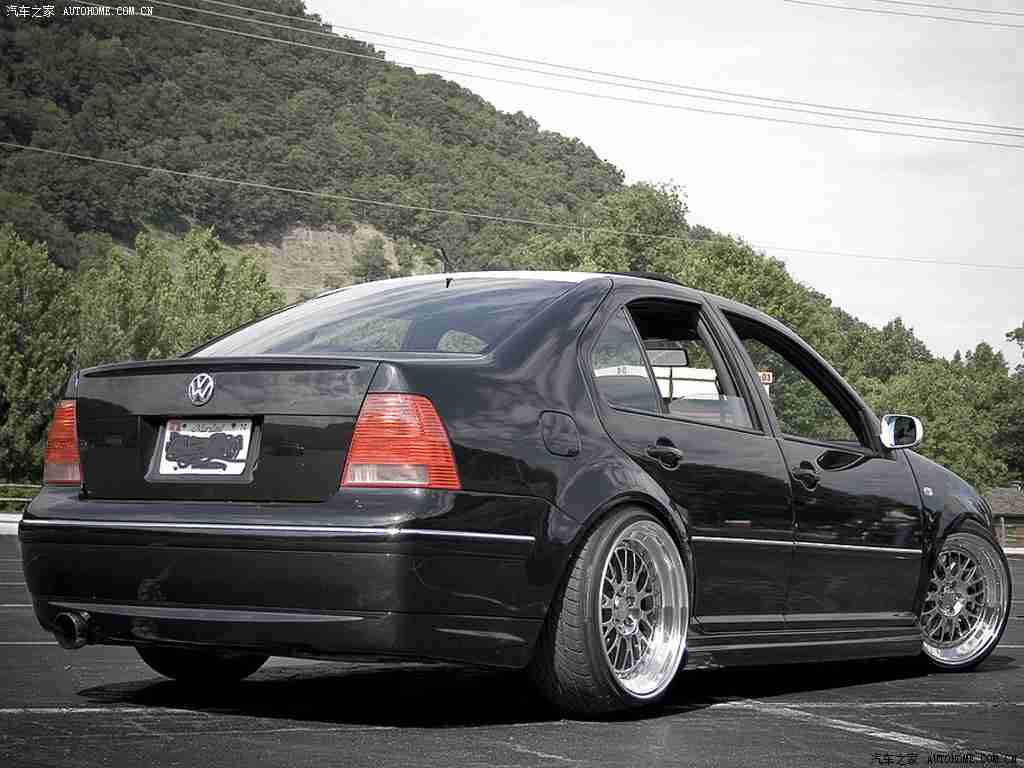 国产福利AV:国产新锐崛起,时尚性能兼顾——国产轿车备受瞩目,品质生活触手可及-4