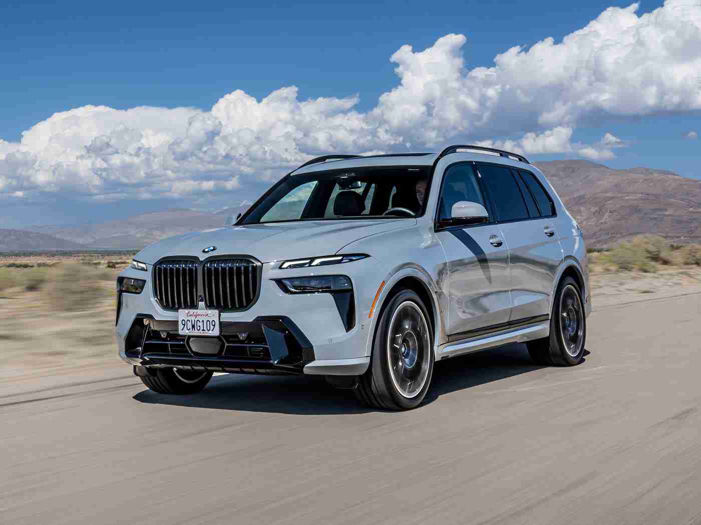 丁香花五月天：“五月车市新活力：雅阁、汉EV、A4L、博越、CS75PLUS等多款新车来袭，畅享驾驶乐趣”-2