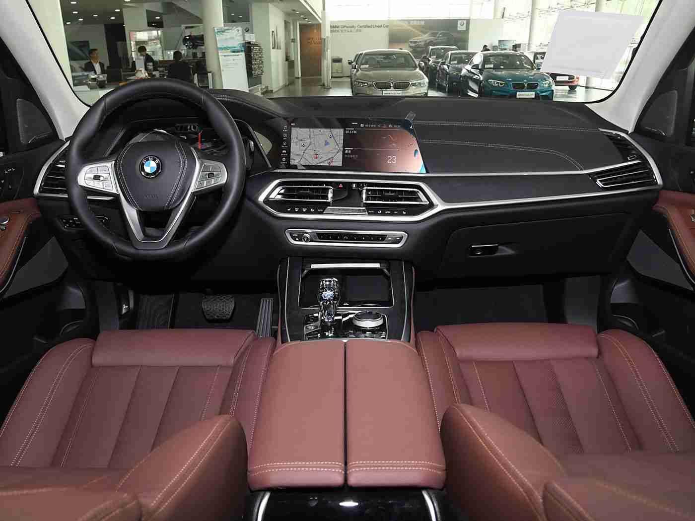 打扑克又喊又叫的软件：智能语音互动，驾驶娱乐新体验：汽车行业变革中的“语音打牌神器”亮相-3