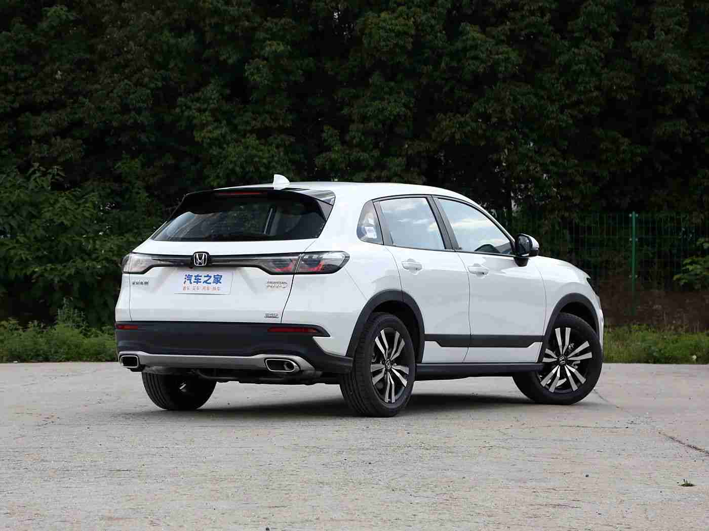 三上悠亚：新能源汽车市场新宠，三上悠亚全新SUV亮相，性能与时尚兼备，引领出行新潮流-2