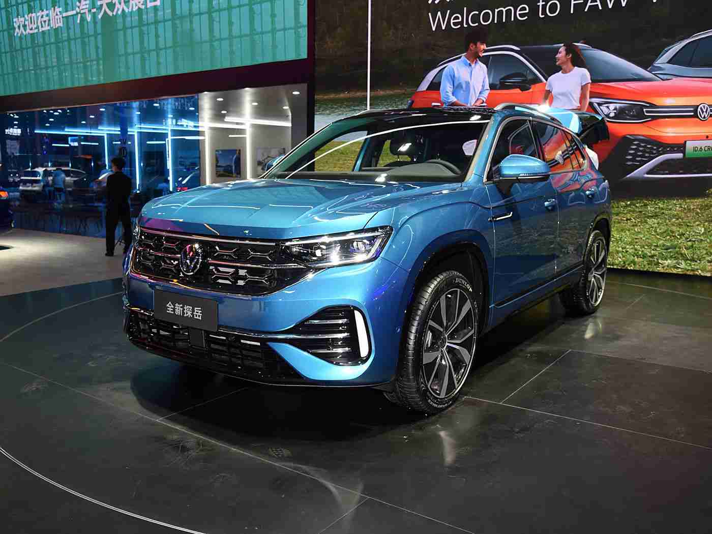 18免费视频：智能新锐，安全便捷——探索颠覆性新车配置震撼来袭-1