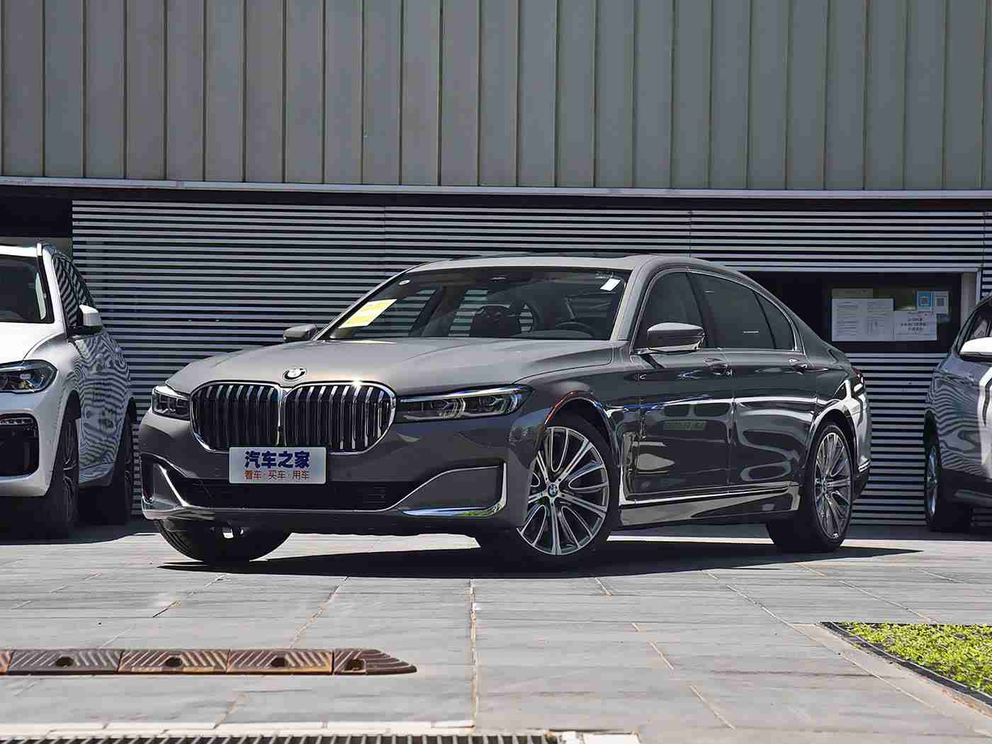 国产成人色播：国产新锐领航，科技赋能，智能豪华座驾引发市场瞩目-5