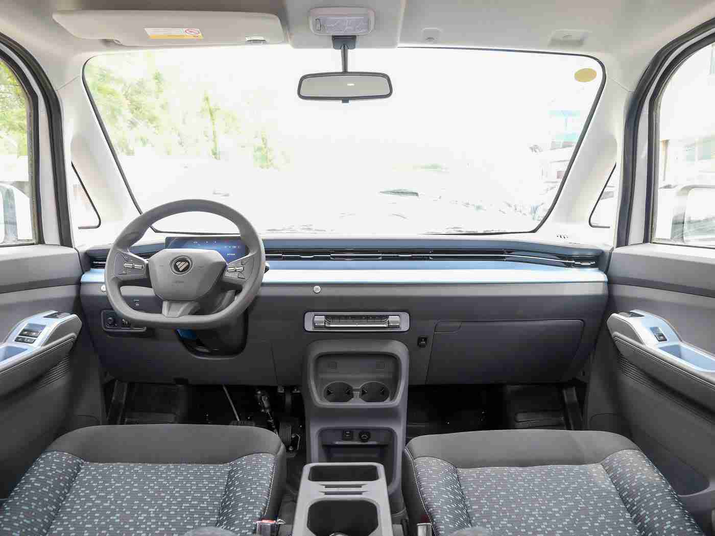 成人免费黄色软件:汽车智能化新风向:跨界合作推出创新服务平台,提升用户体验,引领绿色出行潮流-2