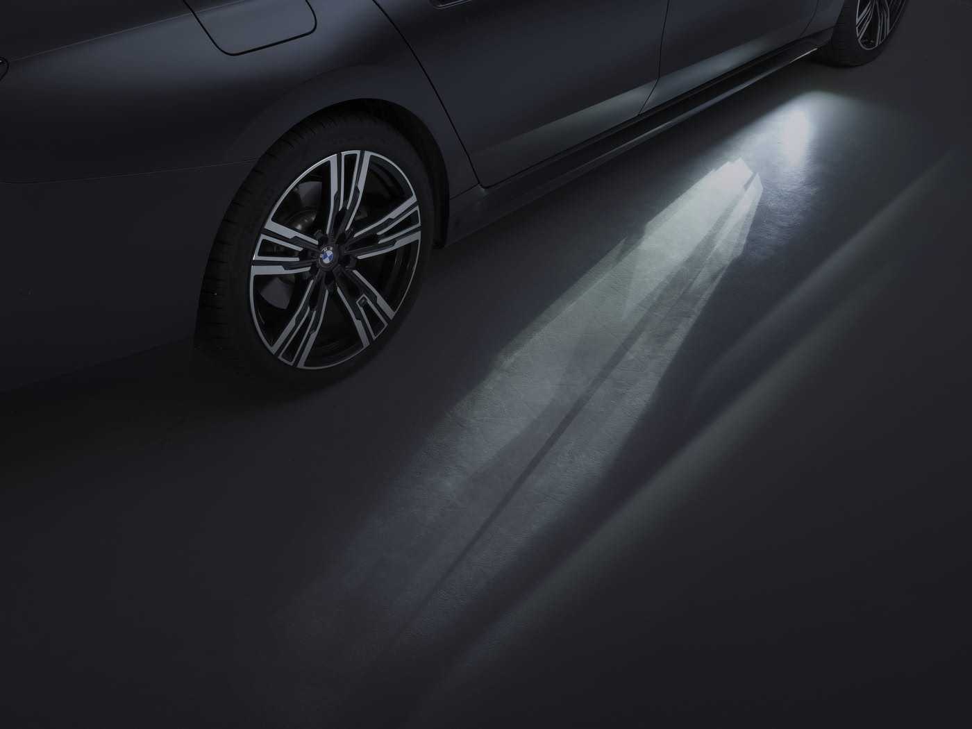 一个B三个人换着玩：B级车新标杆：三人共享，智能豪华出行体验，这款车型受热捧-4