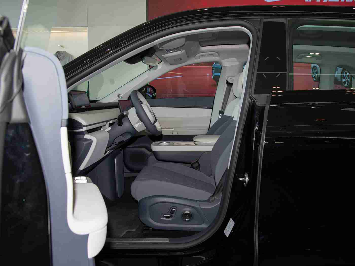 好 色 先 生T∨:潮动都市,智领风骚,驾驭未来,豪华领航-2