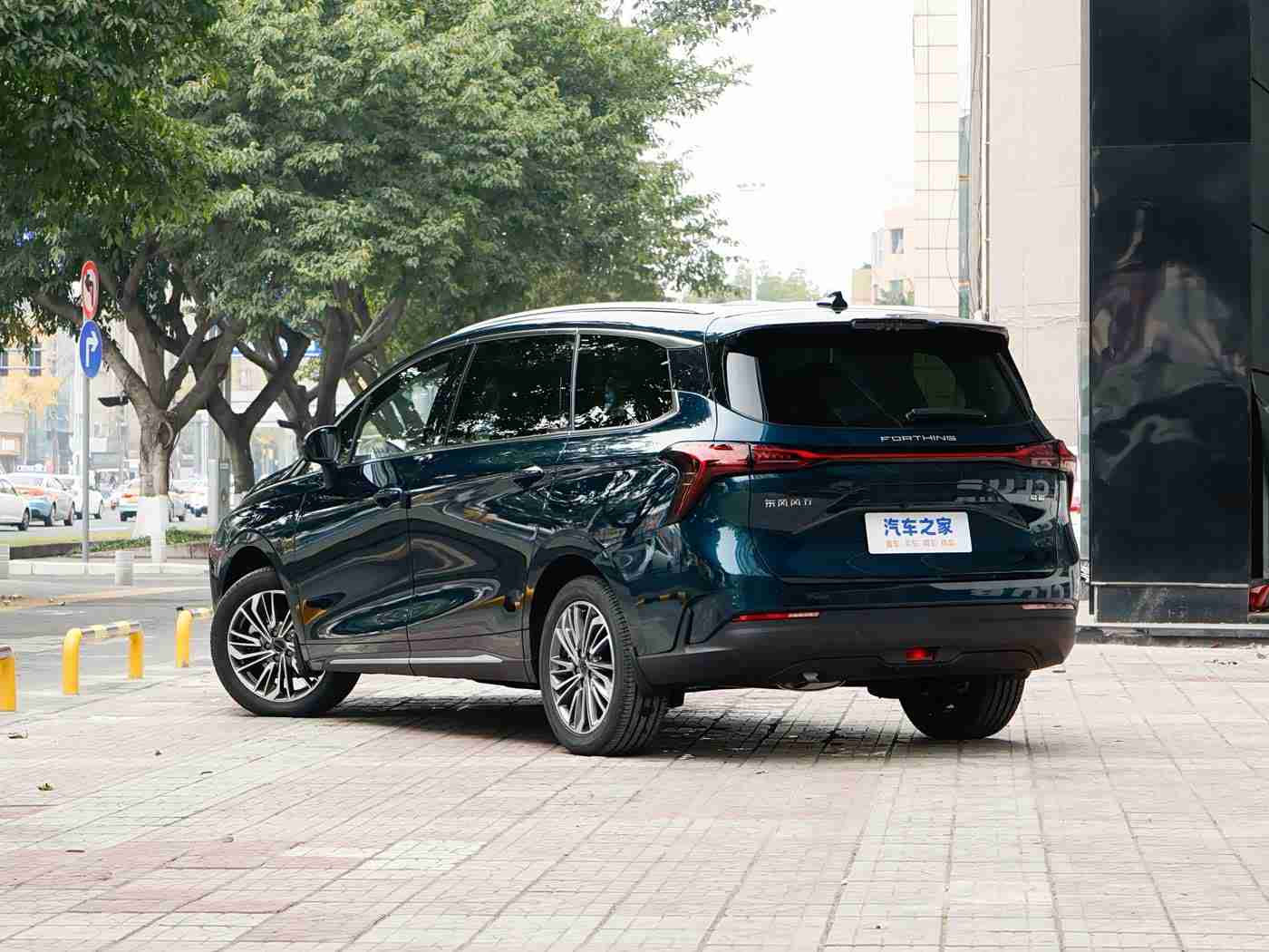 猫咪社区官网：新能源汽车崛起：续航突破，充电升级，未来市场展望精彩纷呈-1