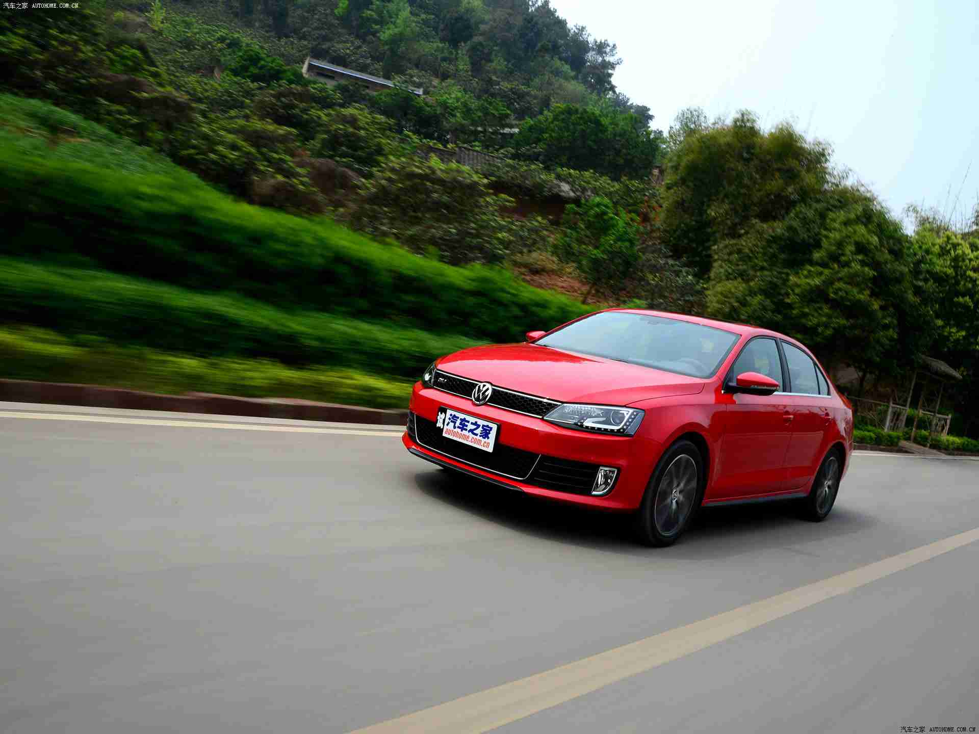 成人性做爰直播apP：跨界冲击下，汽车行业创新趋势显现：从“成人性做爰直播APP”看智能化、个性化发展-3