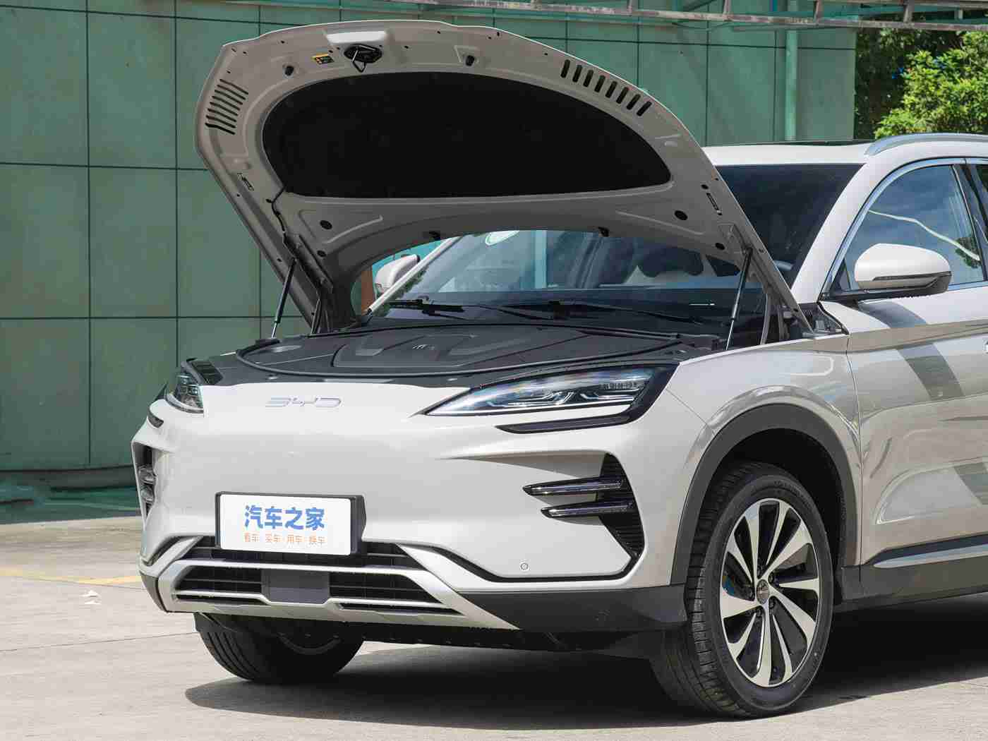 SSIS-698：新能源汽车引领潮流，SSIS-698混合动力智能座驾惊艳登场-3