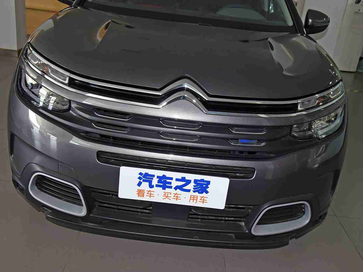 按摩师揉我奶头和花蒂：未来座驾，触感革新，舒享至极——匠心独运新潮流-1