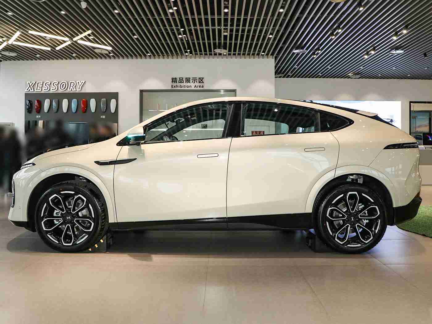 2222222info：全新SUV强势来袭：高性能动力、时尚外观、智能科技，引领家庭出行新潮流-1