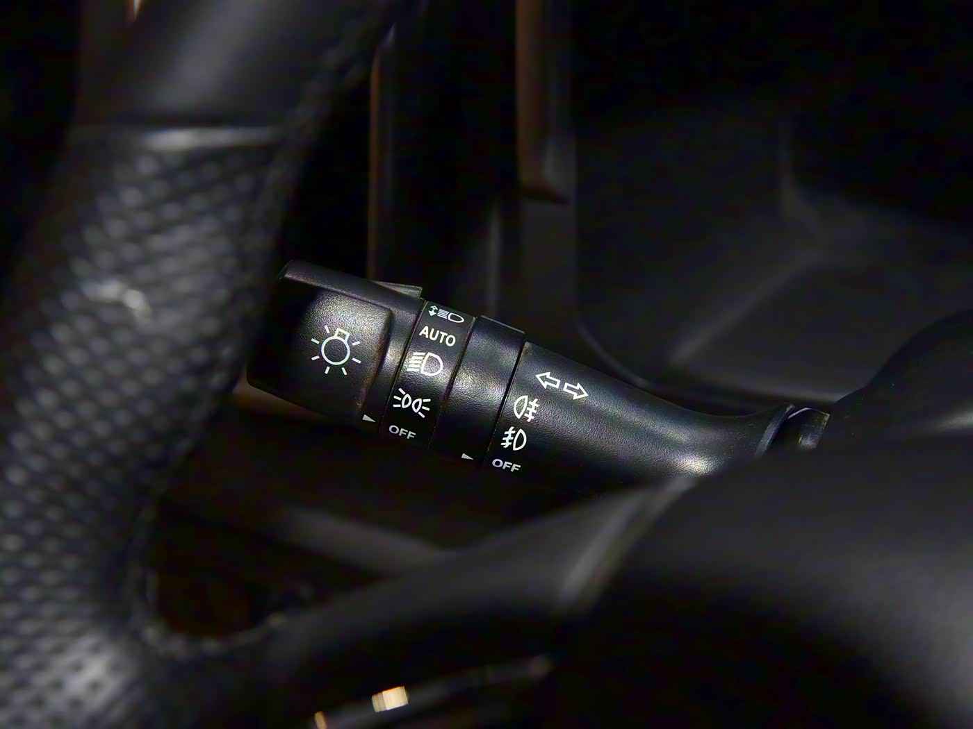 国产成人激情：时尚跨界，动心出击：10万内新锐SUV，市场新宠惊艳亮相！-2