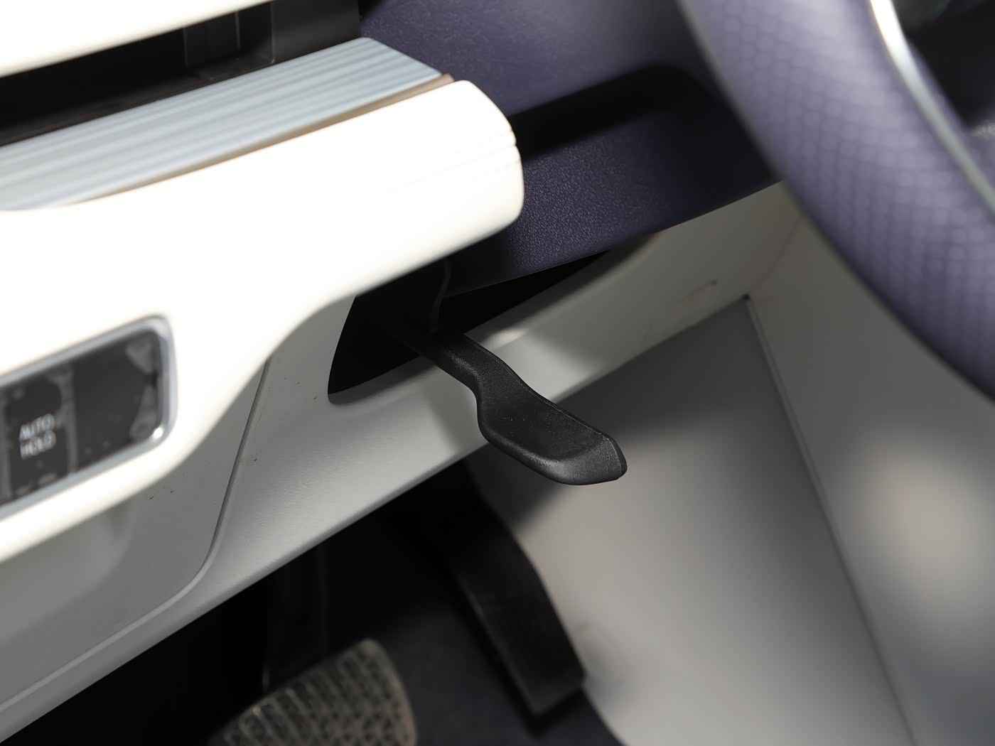 智能换脸赵丽颖惊艳片段:“当红小花赵丽颖亲测!智能换脸技术颠覆汽车娱乐,个性化定制汽车新趋势”-3