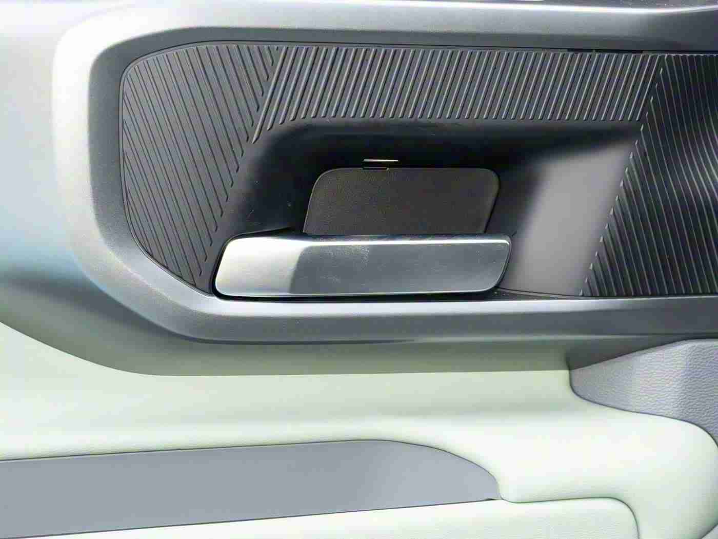 国产黄色AV：国产新锐崛起，高效环保家轿引领潮流：国产神车百公里油耗5.8L，亲民价格吸粉无数-2