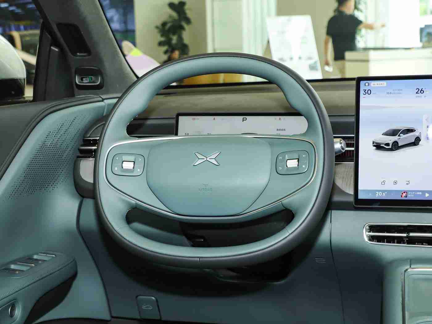 红桃38.47 隐藏：神秘红桃车型惊艳亮相，创新设计引领未来驾驶潮流，豪华智能一应俱全，即将引爆市场期待！-3