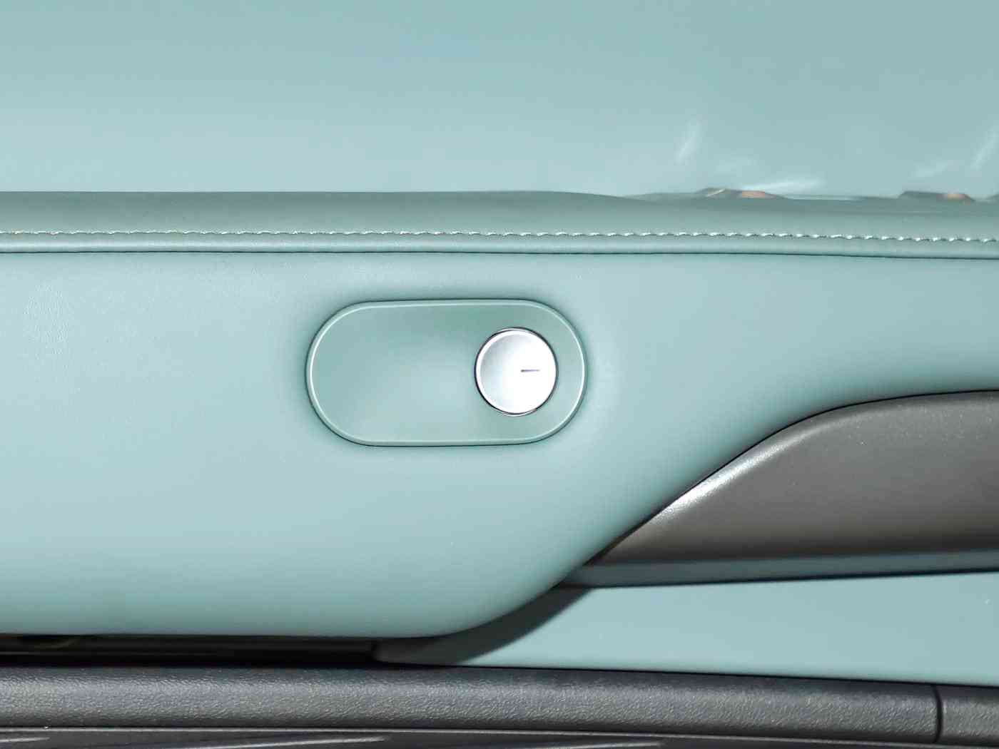 狼人紧急通知最新版本更新内容：“狼人汽车新升级，动力、安全、便捷全面焕新，驾驭未来尽享智能体验”-1