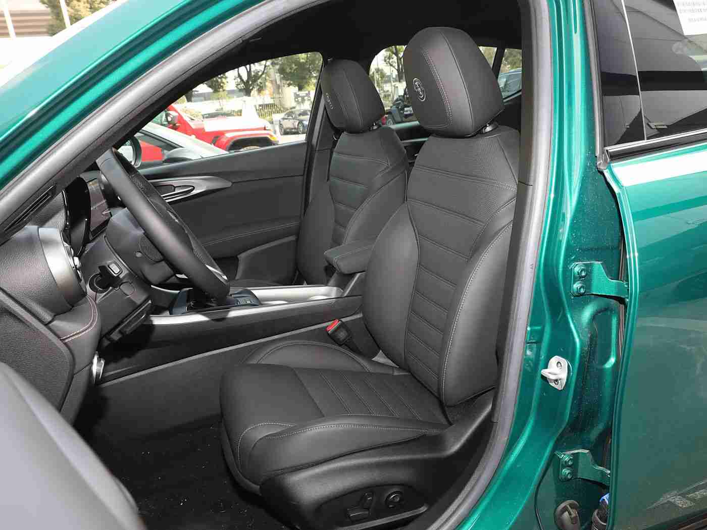 黄色软件ap:“创新驱动未来,智能驾驶新篇章:揭秘先进技术引领的汽车智能化风向标”-2