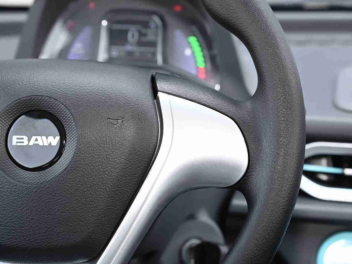 男捅女软件：智能护航，女性安全领航者，创新出行新篇章-3