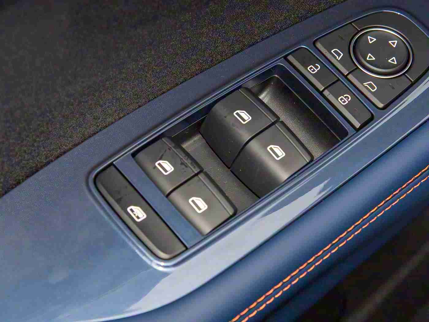 黄色软件opop：智能驾驶新纪元：深度学习助力，汽车行业迎来“黄色软件”革命-2