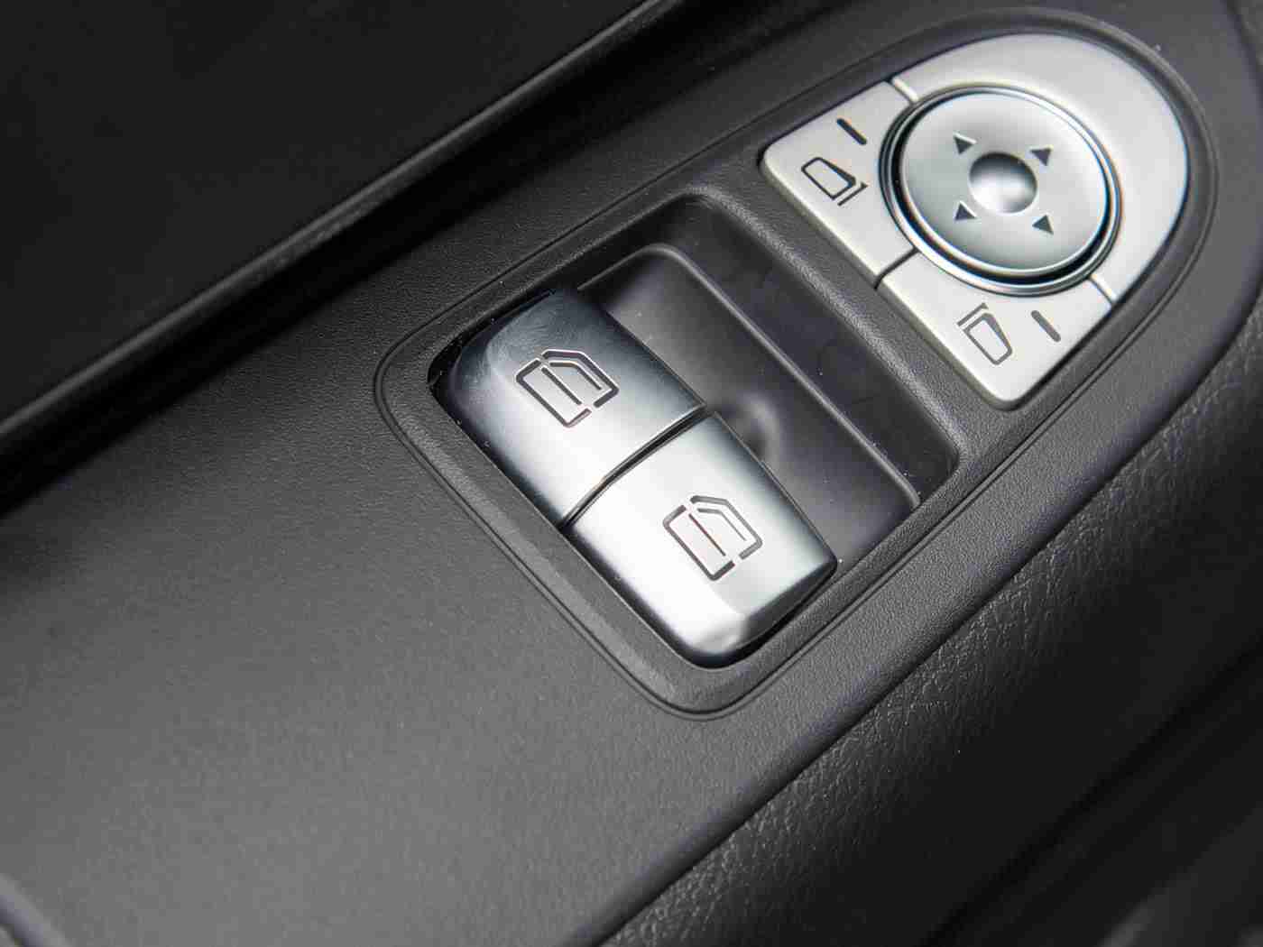 亚洲中文字幕一区二区：新车型耀世登场，动力科技空间齐升级，引领汽车市场新潮流-1