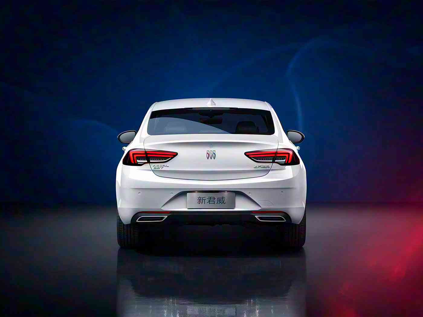 欧美肥臀：创新设计引领潮流，“肥臀”车型颠覆驾驶体验，市场前景广阔备受期待-1