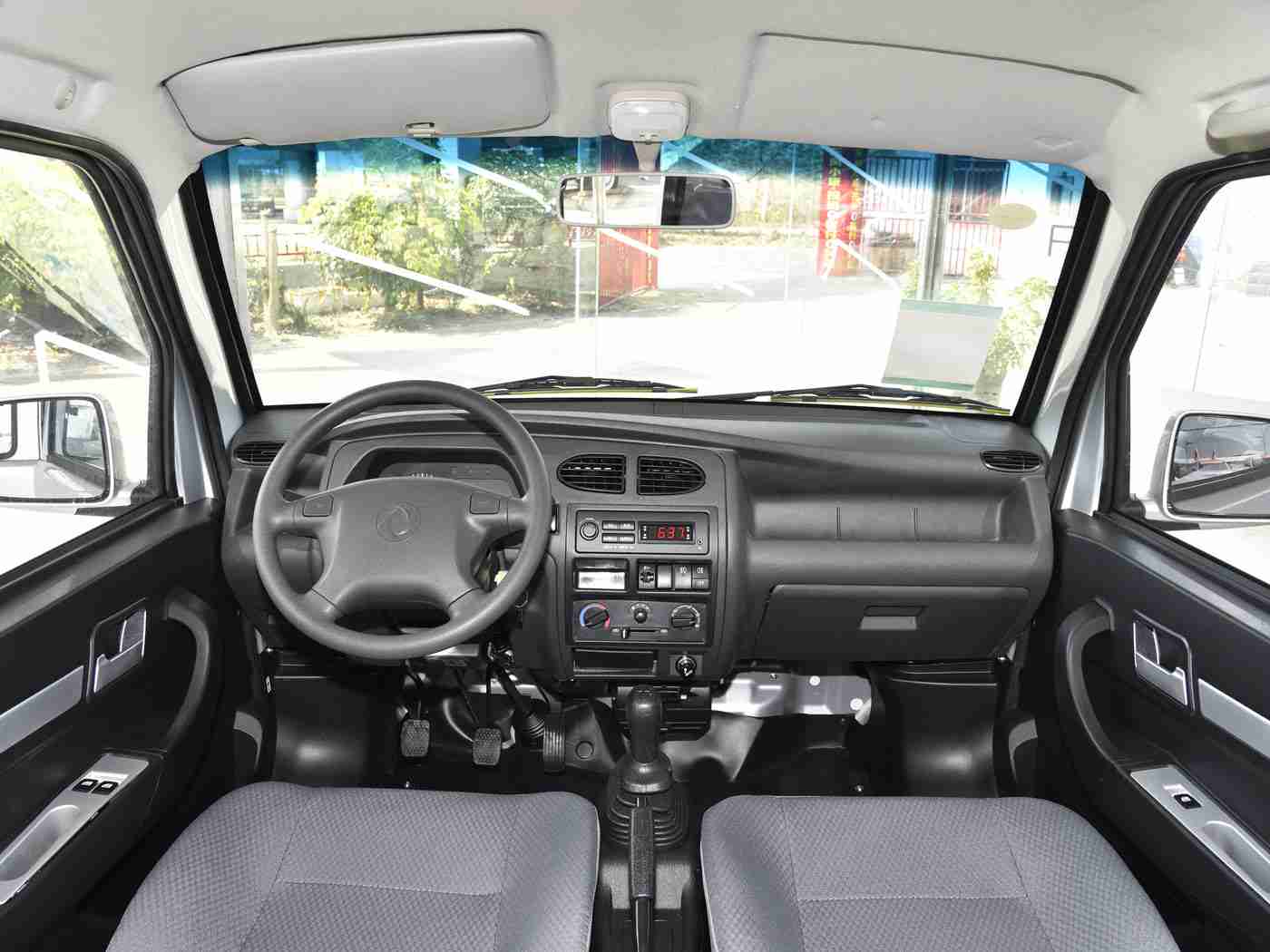 男生和女生在一起差差差：个性定制设计，性能卓越，“差差差”汽车引领汽车界新潮流，好评如潮！-3