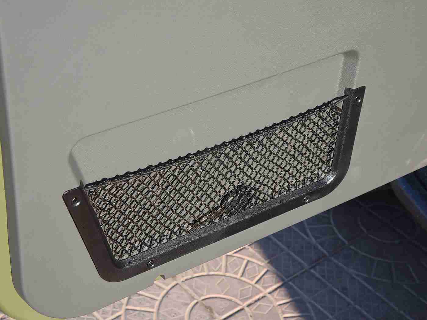 亚洲狼人综合网：亚洲狼人新SUV亮相，性能卓越设计时尚，抢占SUV市场一席之地-1