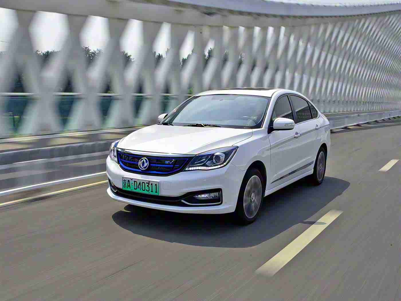 国产淫视：国产汽车品牌惊艳崛起，淫视汽车品质卓越引领市场新潮流-5