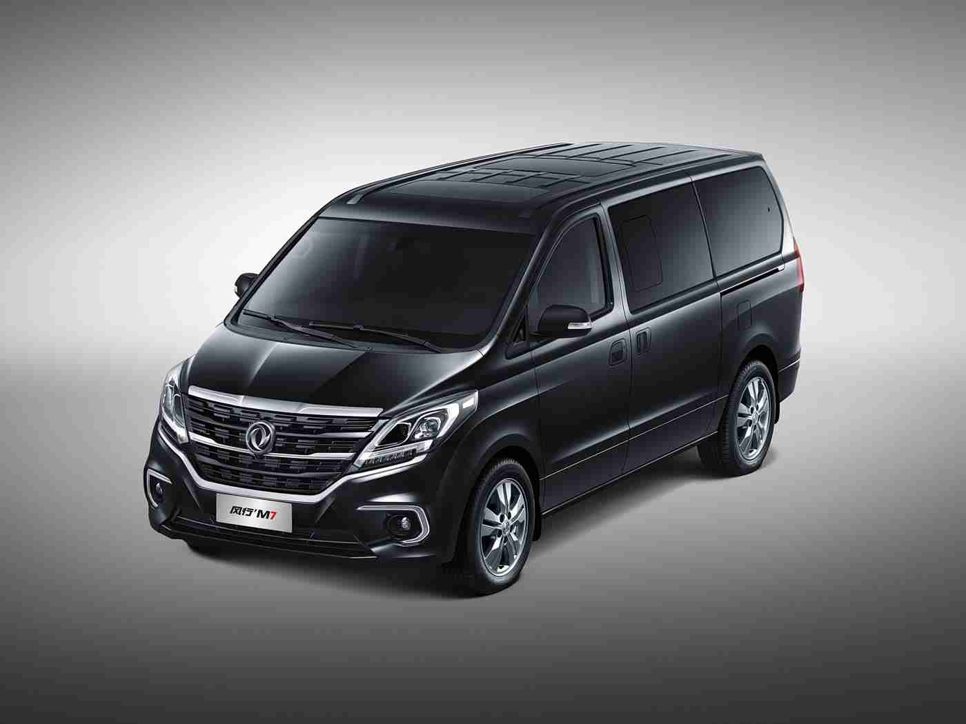 王者荣耀女英雄全身没有小爱心图片：创新设计，智能科技，环保续航：某知名品牌新能源汽车引领市场新潮流，备受期待！-4