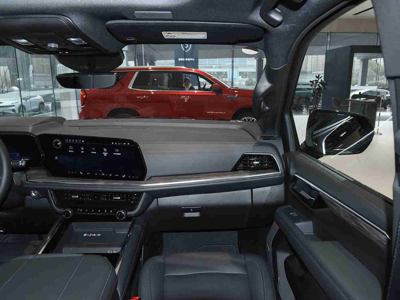 操人的软件：智能汽车软件安全挑战：车企加大投入，共筑安全防线，护航驾驶安全-3