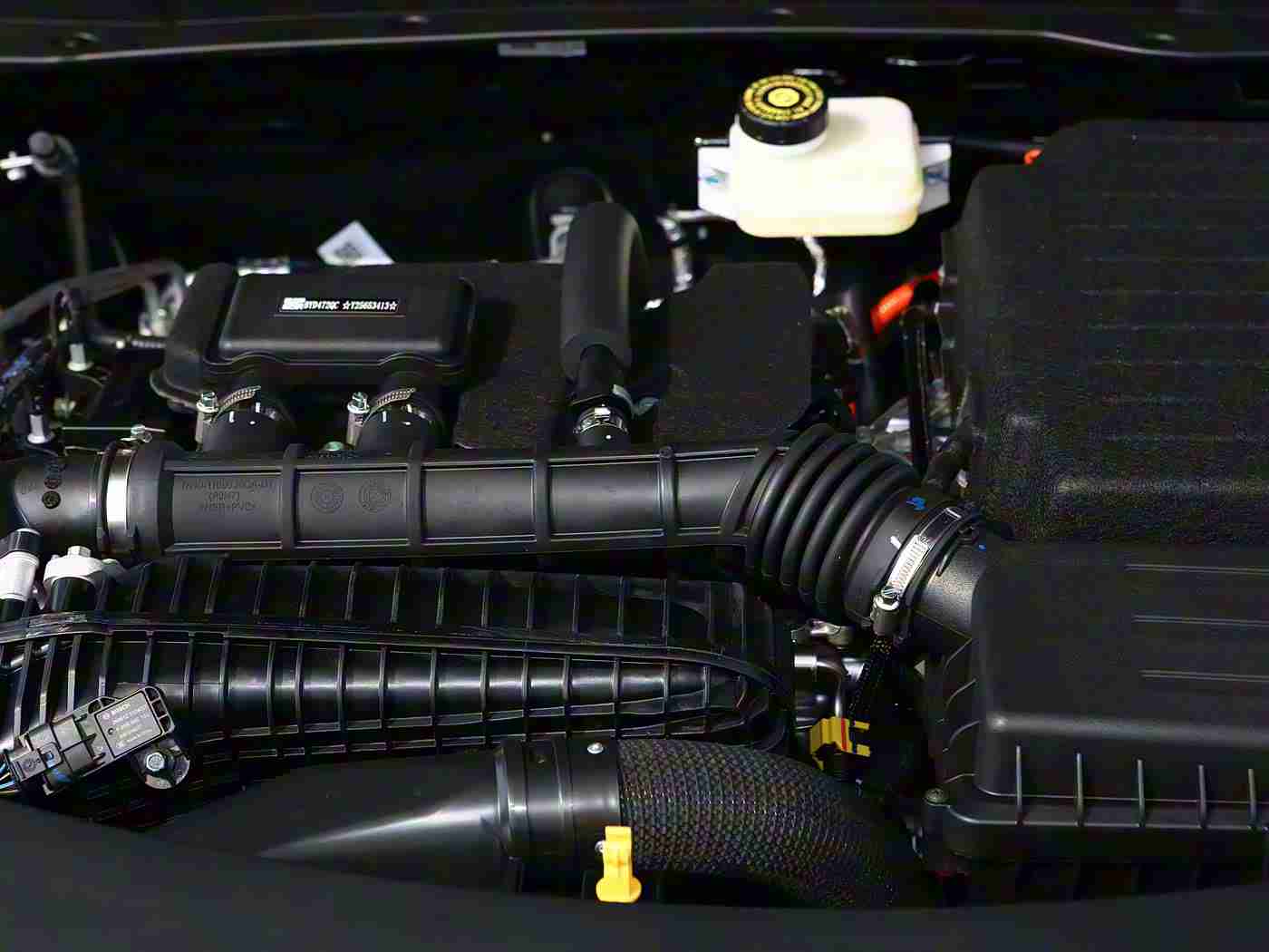 被男按摩师按到花蒂喷潮：时尚动韵，花蒂新能源轿车引领绿色出行新潮流-2