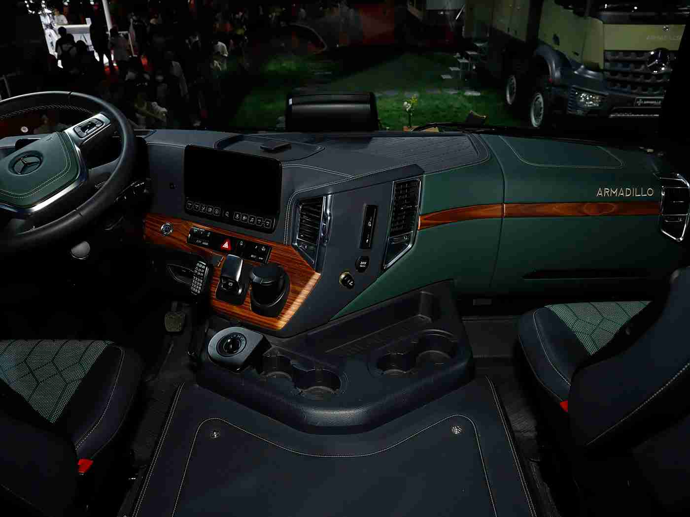 黄色软件下载大全免费oppo：Oppo汽车亮相，引领智能出行新潮流，多款车型展现创新魅力-3