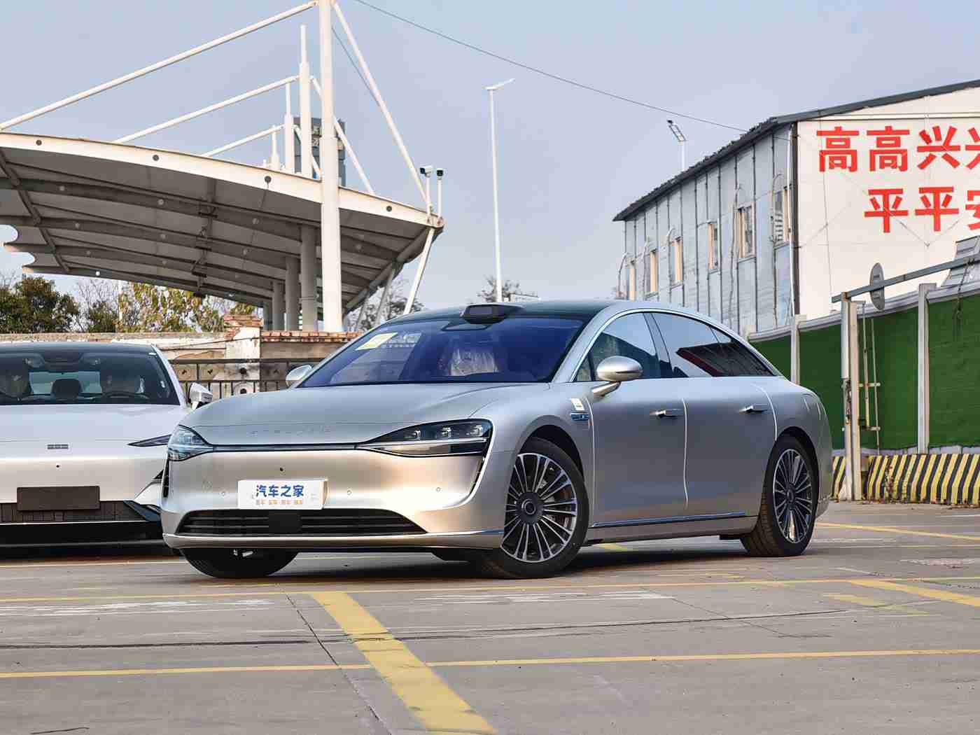 99re6久热只有精品6在线直播：汽车新宠惊艳登场：创新设计、卓越性能、智能科技，引领未来出行潮流-2